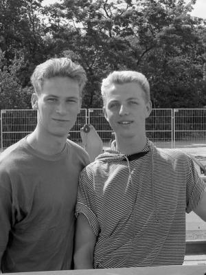 Rechts Kai, links I don´t know. ca. 1990? The Wall?